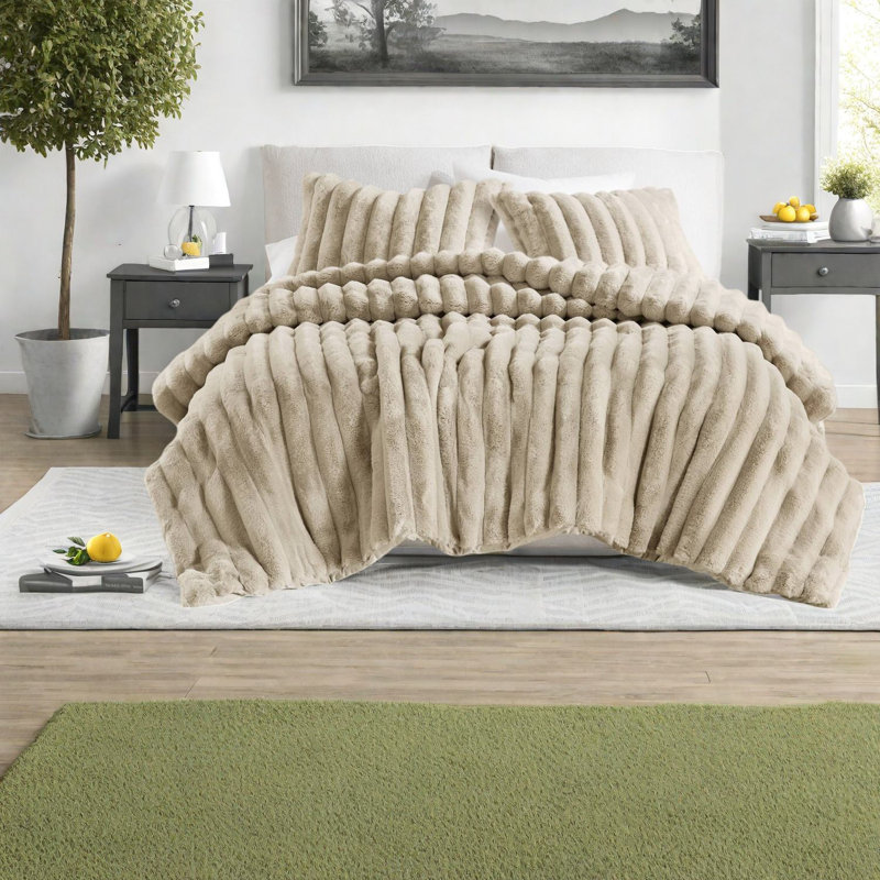 Luxurious Ultrasoft Faux Fur Bedding Set, Polyester Comfort, For Home