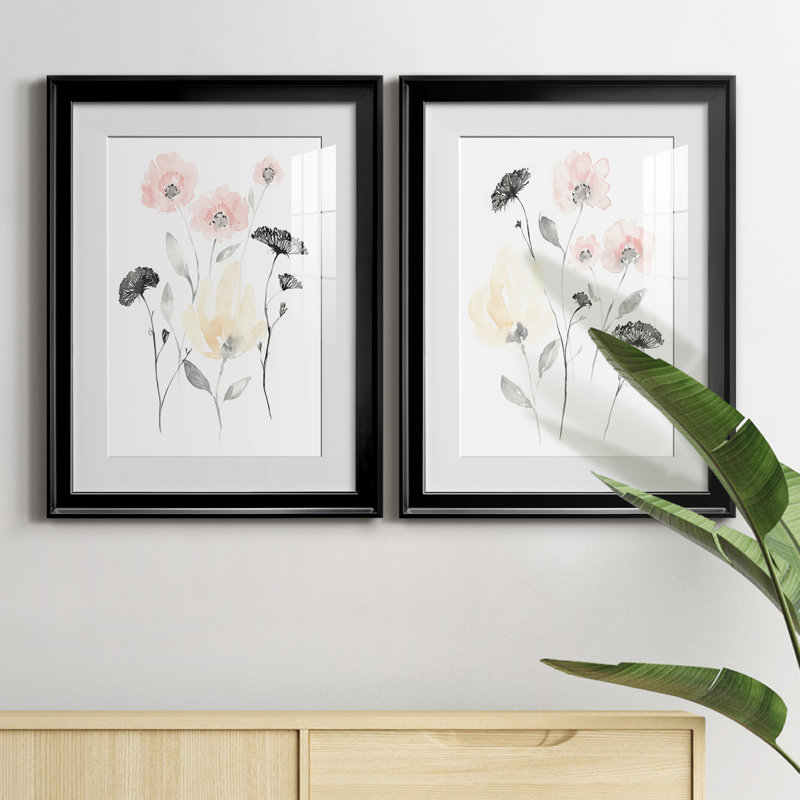 «Blush & Black Wildflowers I», reproduction encadrée de qualité supérieure - prête à être accrochée, Cadre noir