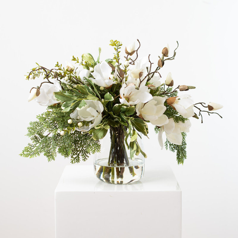 Centre de table floral dans un vase