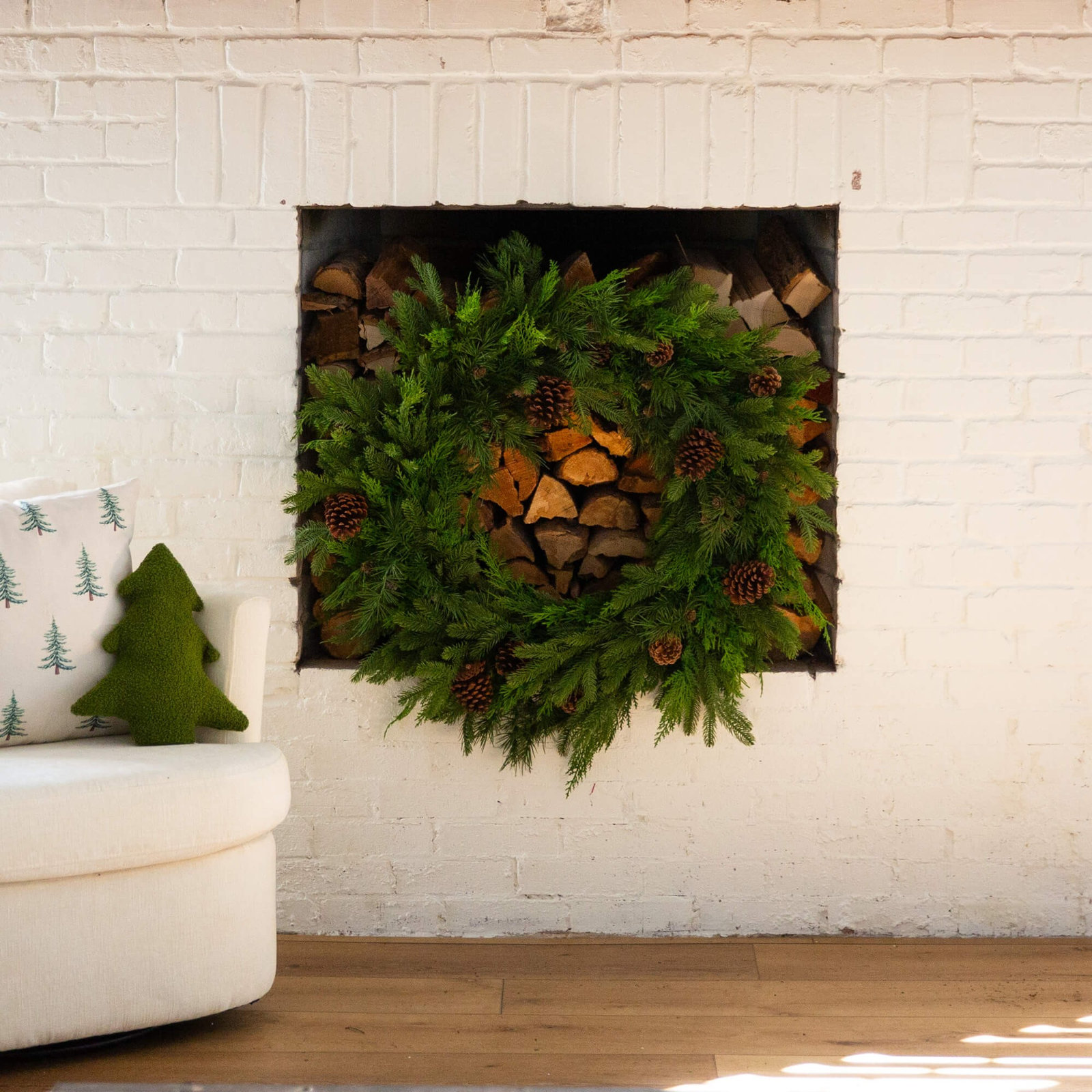 30" Cedar Wreath