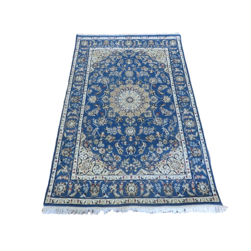 Tapis oriental bleu en soie noué à la main 4 pi 1 po x 6 pi 2 po 50C79A0FB27C46C2A46B07F2ECB459ED