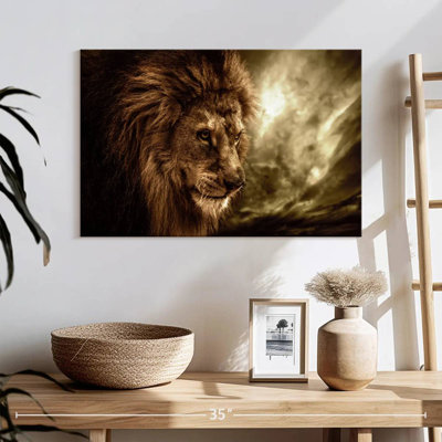 Lion du ciel orageux