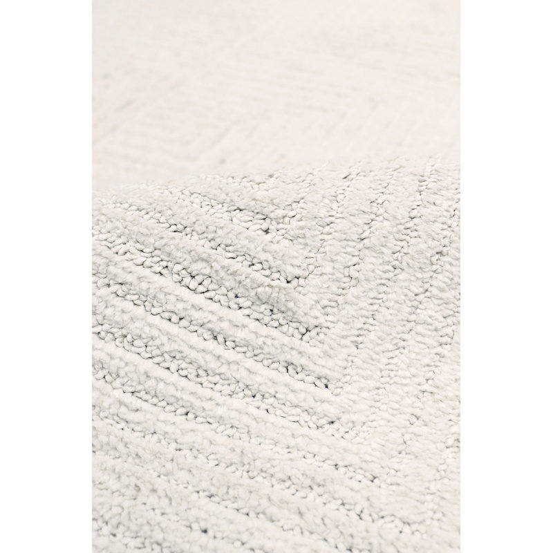Sutton Ivory Stripe 4' x 6' Stain-Resistant Synthetic Rug