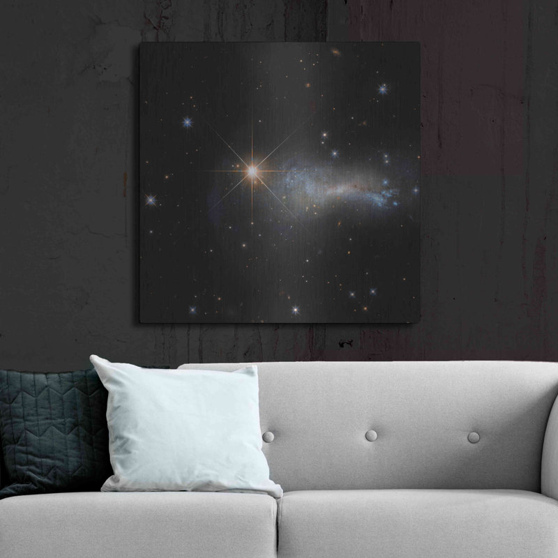 «Outshine» par la NASA Space Photos, H 36 po x l 36 po
