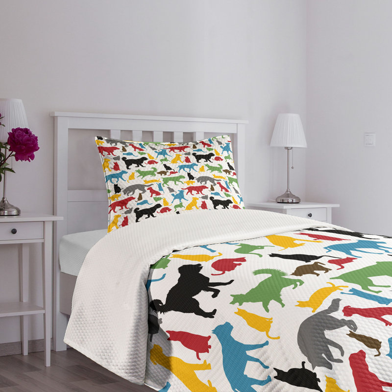 Colorful Cats and Dogs Twin Bedspread Set in White Polyester