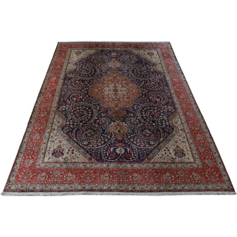 Hand Knotted Wool Oriental Rug