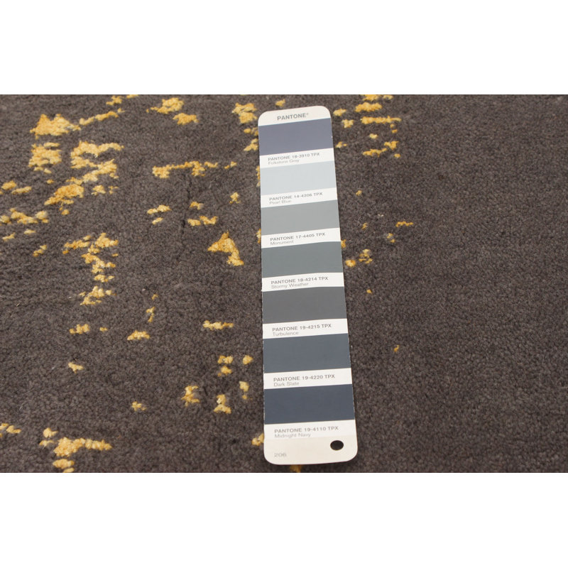 Tapis brun / jaune noué à la main