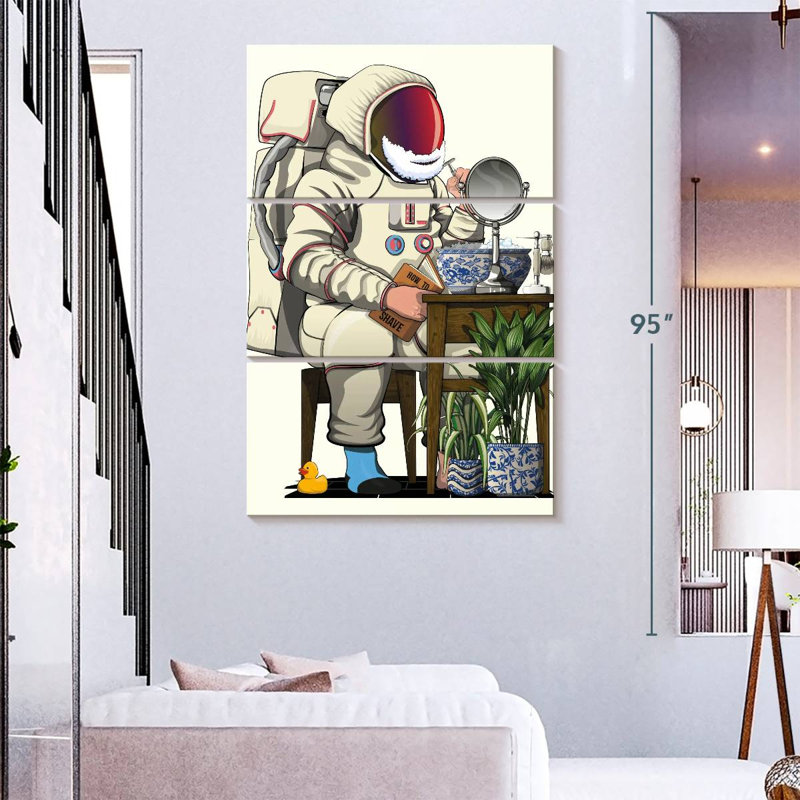 Ketti astronaute se rasant dans la salle de bain