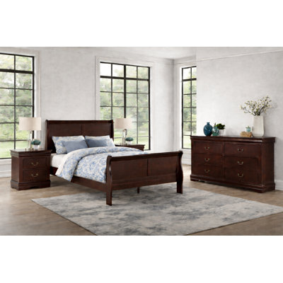 Classic Sleigh Bedroom Set in Cherry Finish