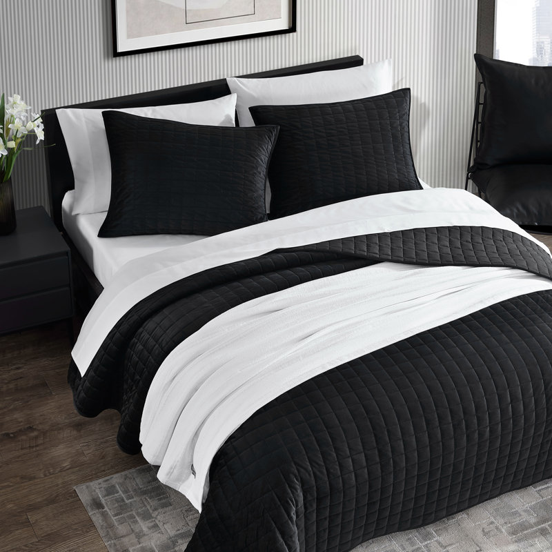 Diamond Velvet 3 Piece Quilt Set, King Quilt + 2 King Shams, Black