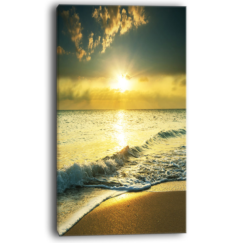 Jaune soleil light over crystal eaux, reproduction de photo sur toile tendue, H 40 po x l 20 po x P 1po