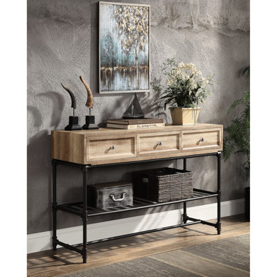 Élégante table en chêne et noir sableux avec rangement en métal robuste avec pieds gris contemporains