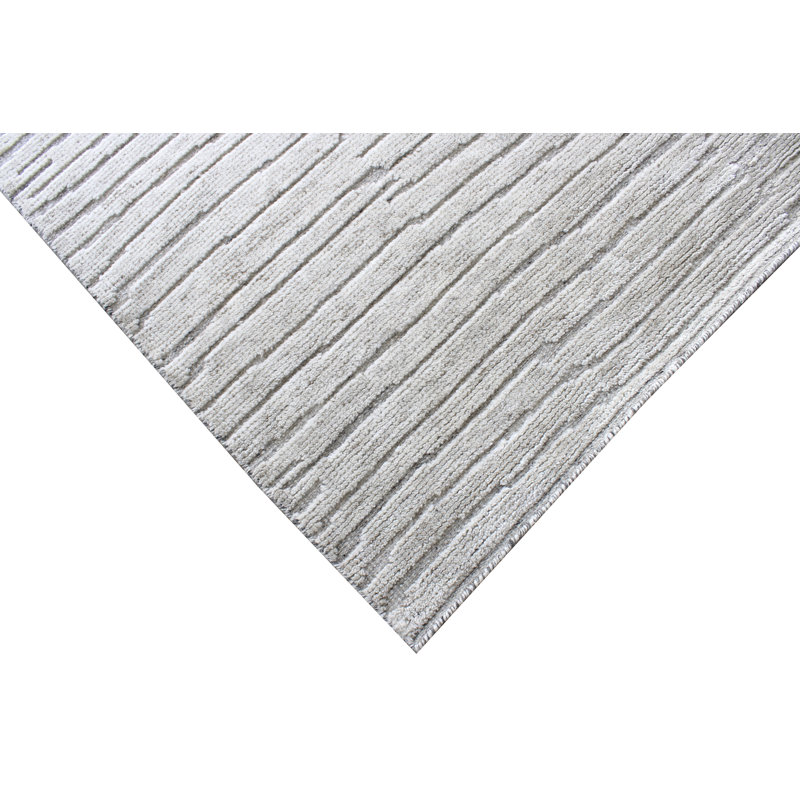 Area Rug in Black/Light Gray, Rectangle 4' x 6'