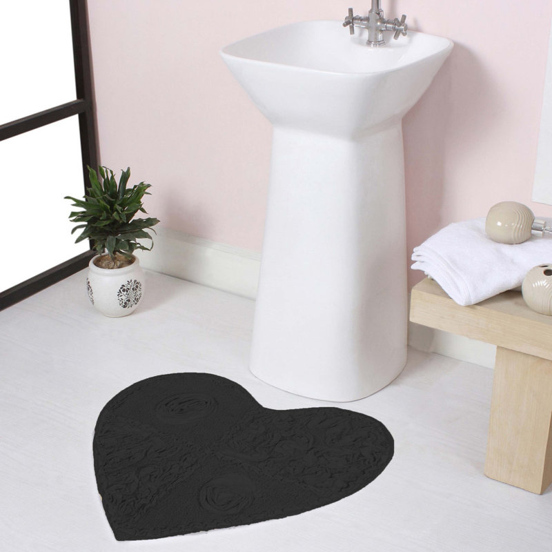 Schoenberger Heart Shape Bath Rug 25"x25", Black