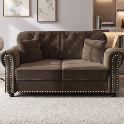 Canapé de 63 po à 2 places en velours de style chesterfield de style Mid-Century avec capitonnage à boutons, garniture cloutée et accoudoirs roulés de 63 po, comprend 2 coussins et une causeuse pour le salon