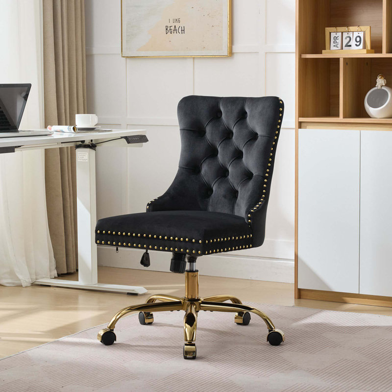Chaise de bureau contemporaine rembourrée et capitonnée à boutons avec base en métal, Noir