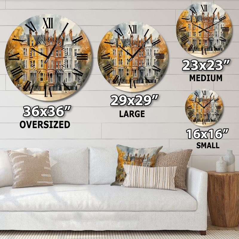 Horloge murale ronde traditionnelle en métal beige Georgian Row in Quiet Light - Horloge murale en métal beige