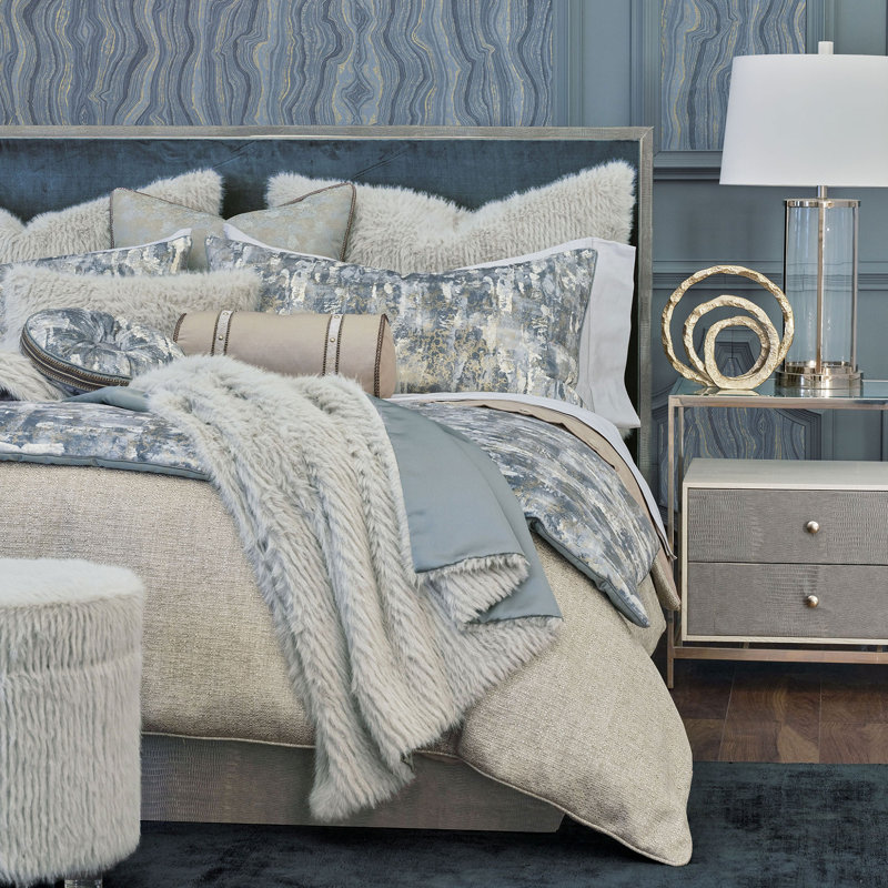Zeylin Faux Fur Throw