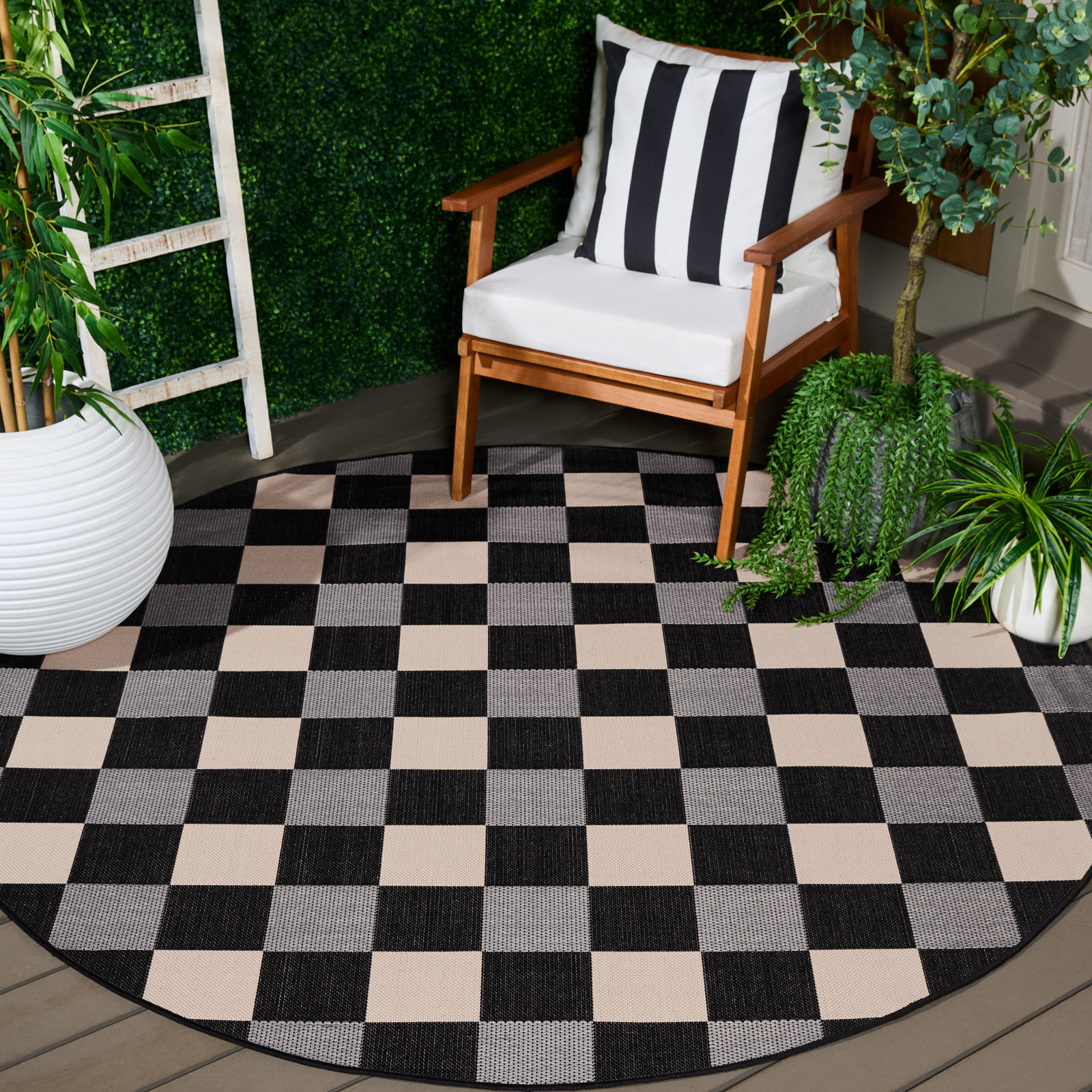 Mererid Geometric Indoor/Outdoor Area Rug, Round 6'7"