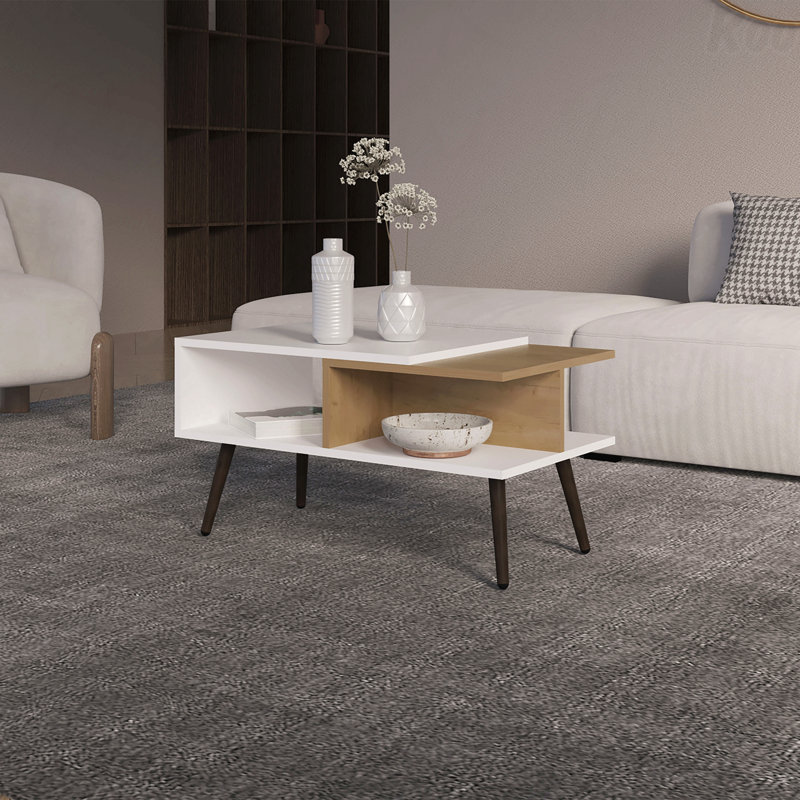 Table basse pour salon en pin clair