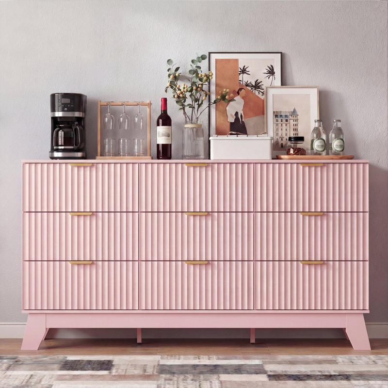 Commode à 9 tiroirs cannelée l 57 po de largeur avec poignées en métal et pieds réglables, Rose