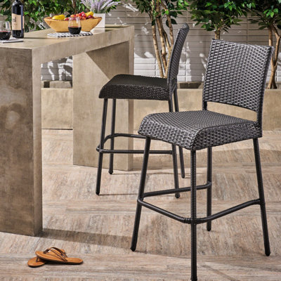 29 po. PE sans accoudoirs gris pour la période de divertissement de patio, finition durable, fonction d'assise incurvée confortable, confort légèrement incurvé tissé