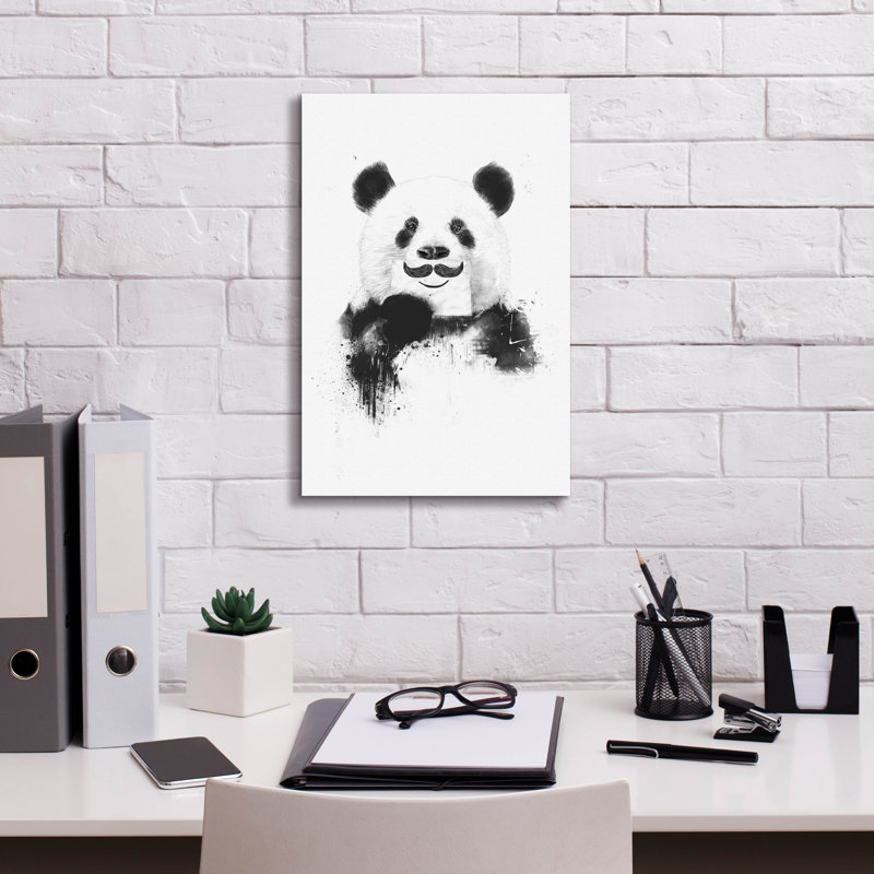 "Panda amusant" par Balazs Solti, H 18 po x l 12 po x P 0,75 po
