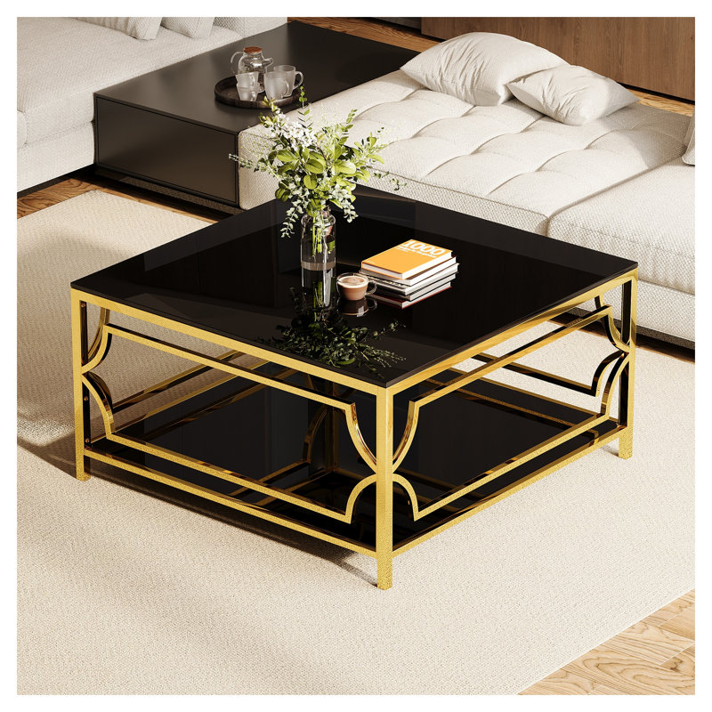 Table basse carrée en verre avec piètement géométrique en métal, fini doré et tablette inférieure, 85 cm, Noir