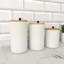Ensemble de pots décoratifs en céramique blanche texturée avec couvercles en bois et décorations perlées