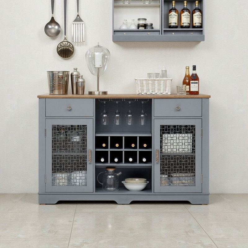 Buffet Modern Farmhouse bleu clair avec portes en verre, 2 tiroirs, porte-bouteilles et porte-verres | Buffet de rangement rustique pour la cuisine ou la salle à manger (l 56,46 po x P 15,55 po x H 35,74 po)