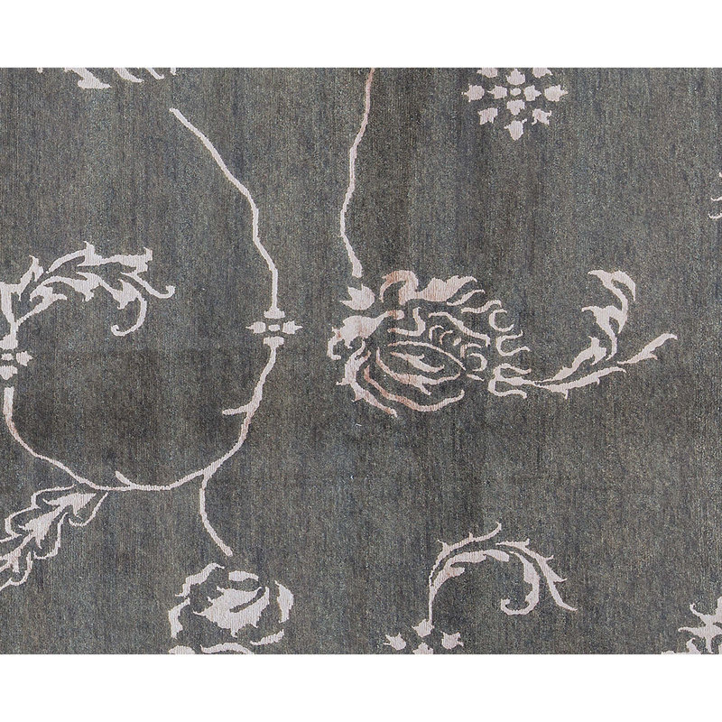 Floral Area Rug in Green/Beige