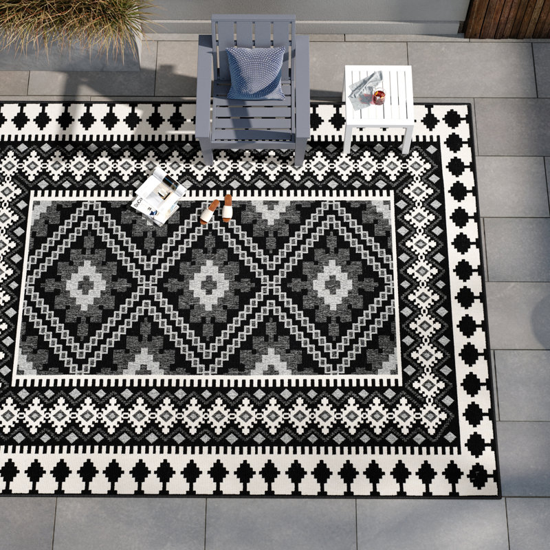 Tillis Southwestern Indoor/Outdoor Area Rug, Square 4'