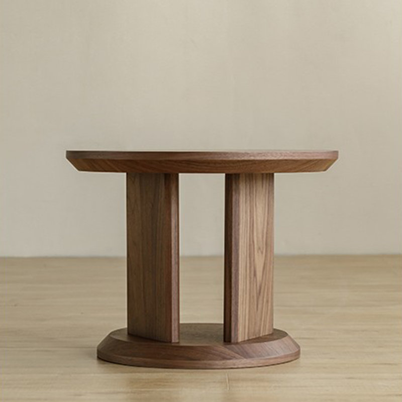 Solid wood coffee table, exquisite workmanship