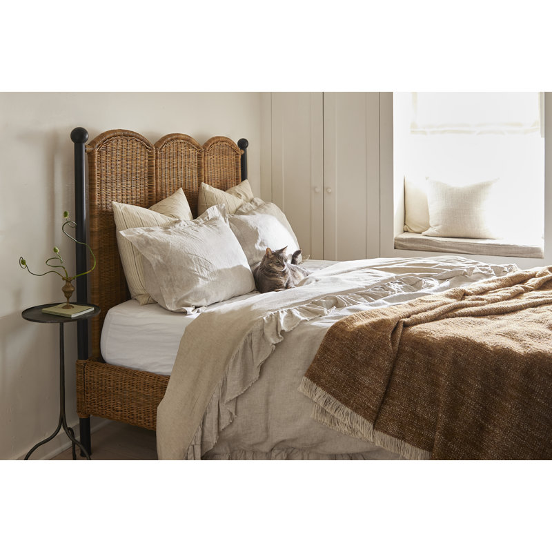 Lacoste Scalloped Bed, Queen