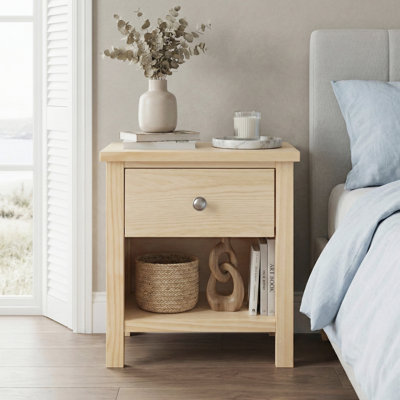 Table de chevet de chambre à coucher avec un tiroir et un rangement, finition en pin naturel, mobilier en bois, ton, design moderne, pratique pour la chambre à coucher, bois, tiroir coulissant lisse,