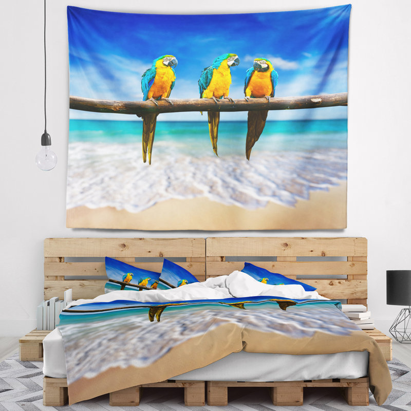 Ara doré bleu doré à la plage de tapisserie mer, H 78 po x l 92 po