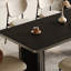 Table de salle à manger élégante-123275163