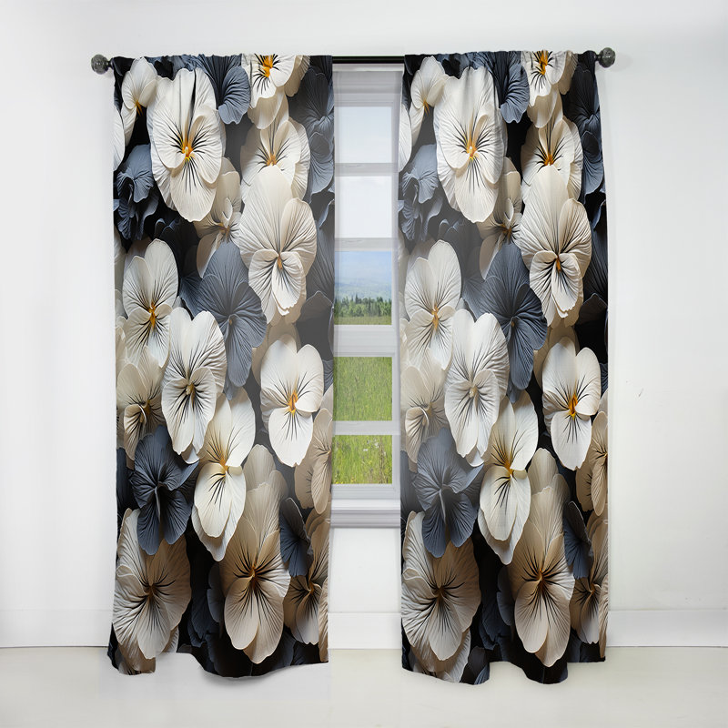 Ells Ells White and Back Pansy Harmony - Rideau Pansies - Velours obscurcissant - 1 panneau, L 52 po x L 90 po