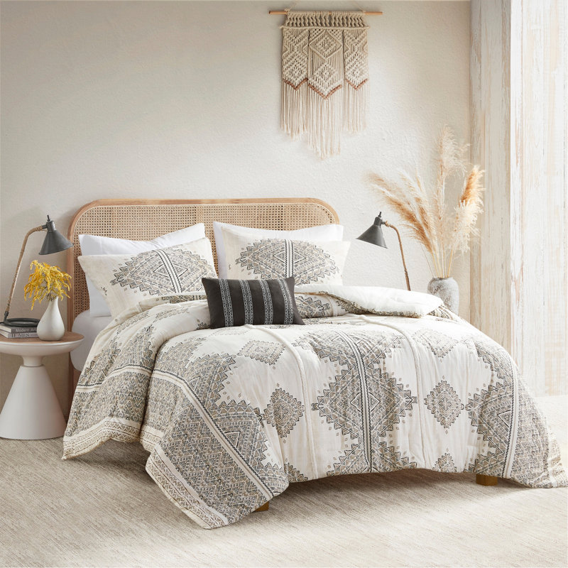 4 Piece Printed Comforter Set With Throw Pillow