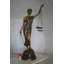 Statue en bronze Lady H 47 po - Taille: L 25 po x l 11 po x H 47 po.