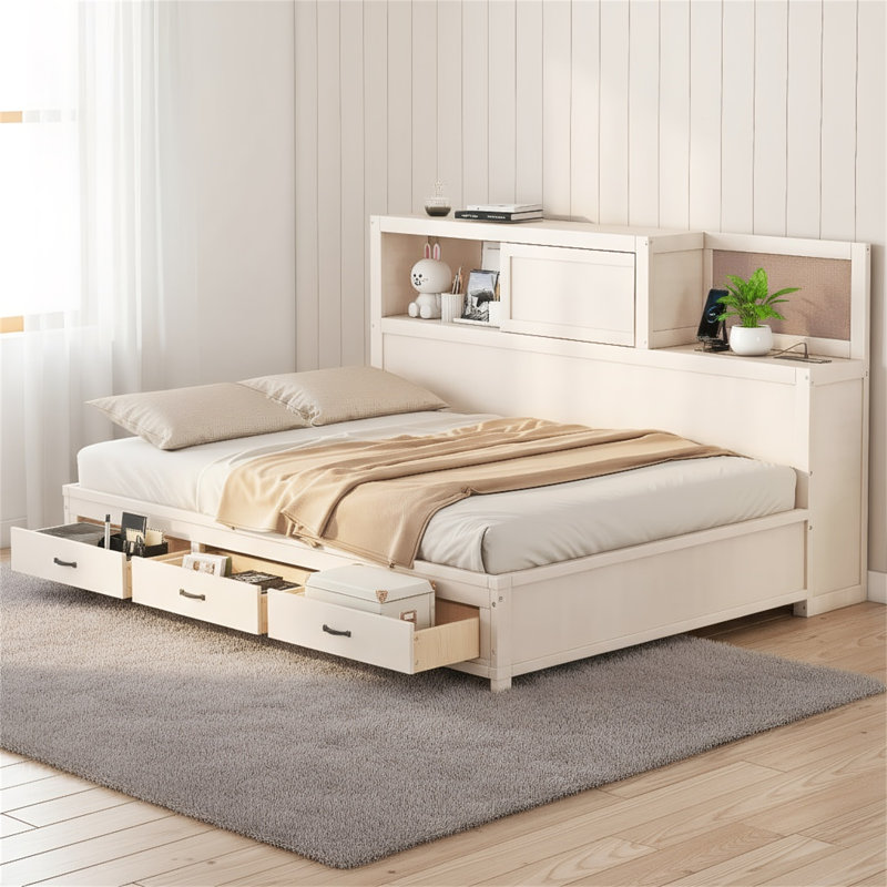 Lit de jour en bois blanc pleine grandeur avec 3 tiroirs, tablette de rangement, plateau rembourré et prises de courant intégrées et ports USB