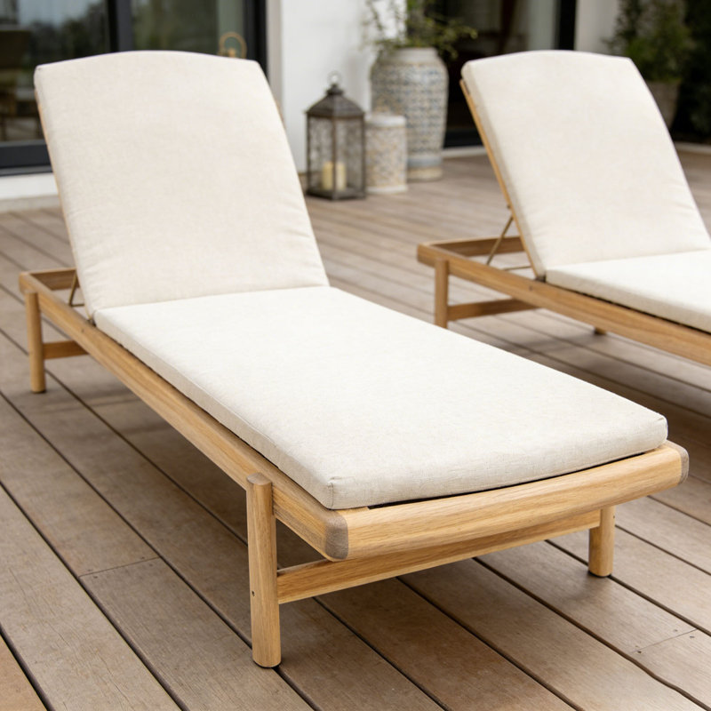Chaise longue en bois avec coussin