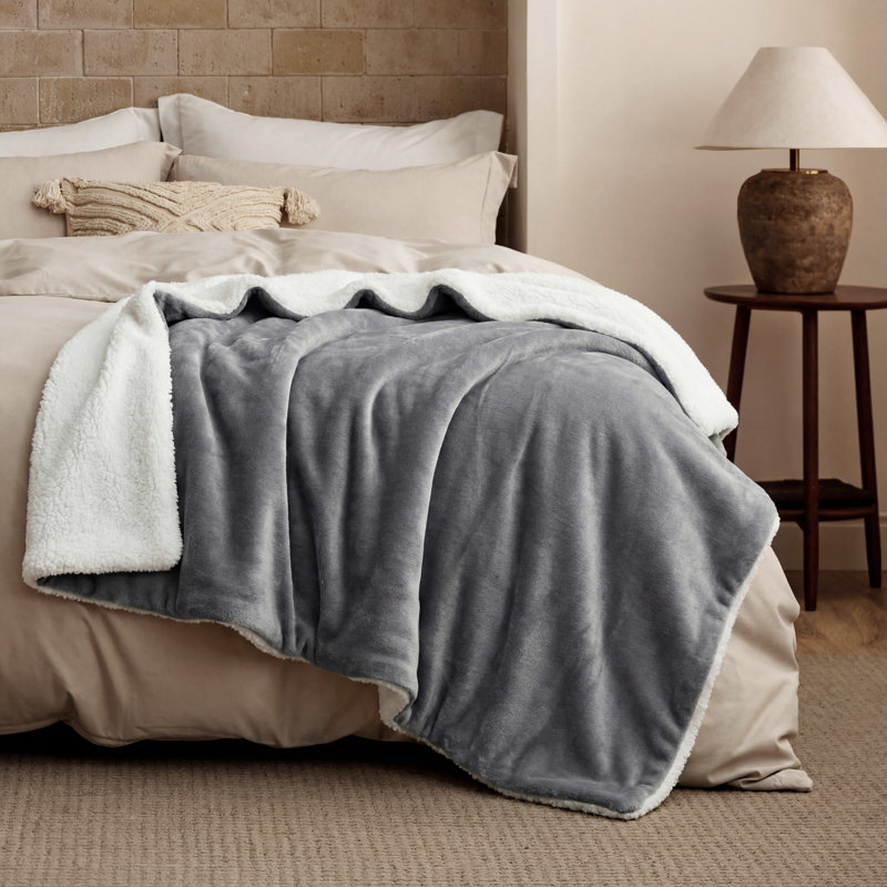 Couverture polaire sherpa Bedsure GentleSoft, épaisse et confortable pour l'hiver et l'automne, douce et moelleuse, idéale pour le canapé et le lit.
