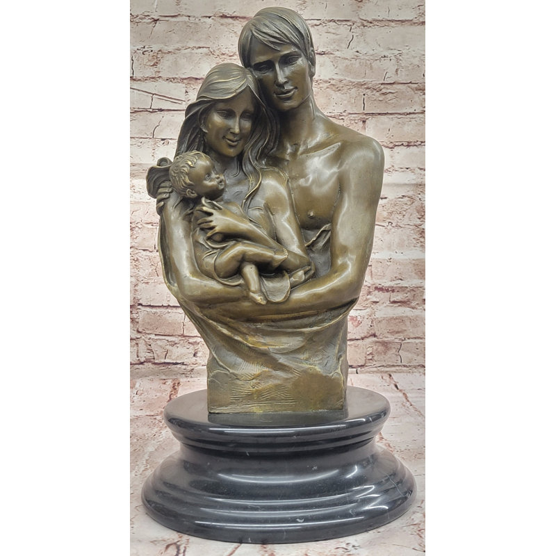 Statue en bronze signée Original, un couple embrassant leur amour d'enfant