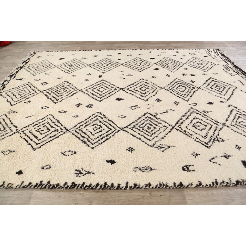 Tapis marocain ivoire en laine noué à la main de conception unique 7 pi 8 po x 10 pi 2 po