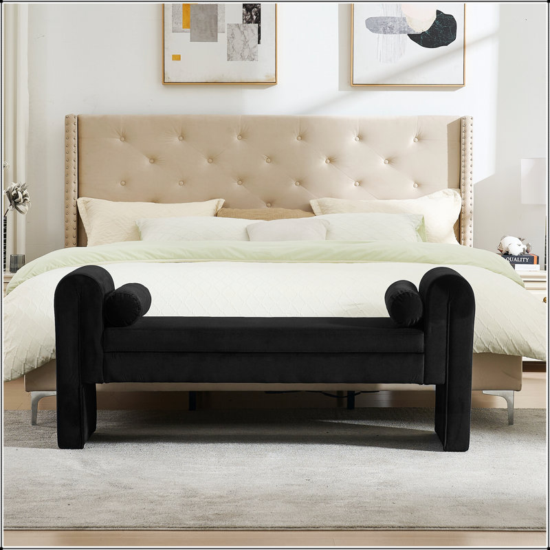 Banc de rangement de 60 pouces, idéal pour les chambres à coucher, les salons, les salles d'activités et les espaces similaires.