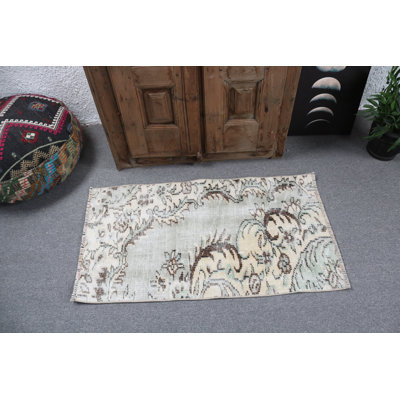 Petit tapis vintage tissé à la main à motif floral turc antique de style Oushak pour le salon