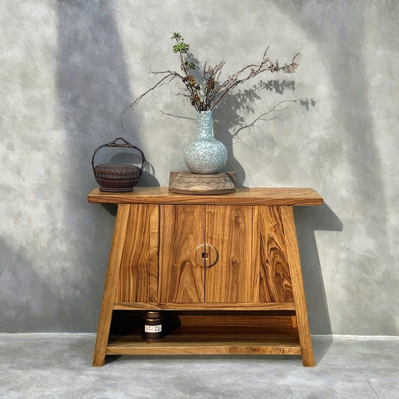 Armoire de vestibule de style antique