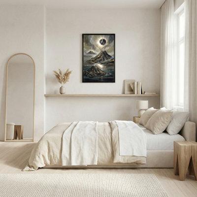 Volcans foncés avec des accents de feuilles d'or et de la lune craquelée, art mural