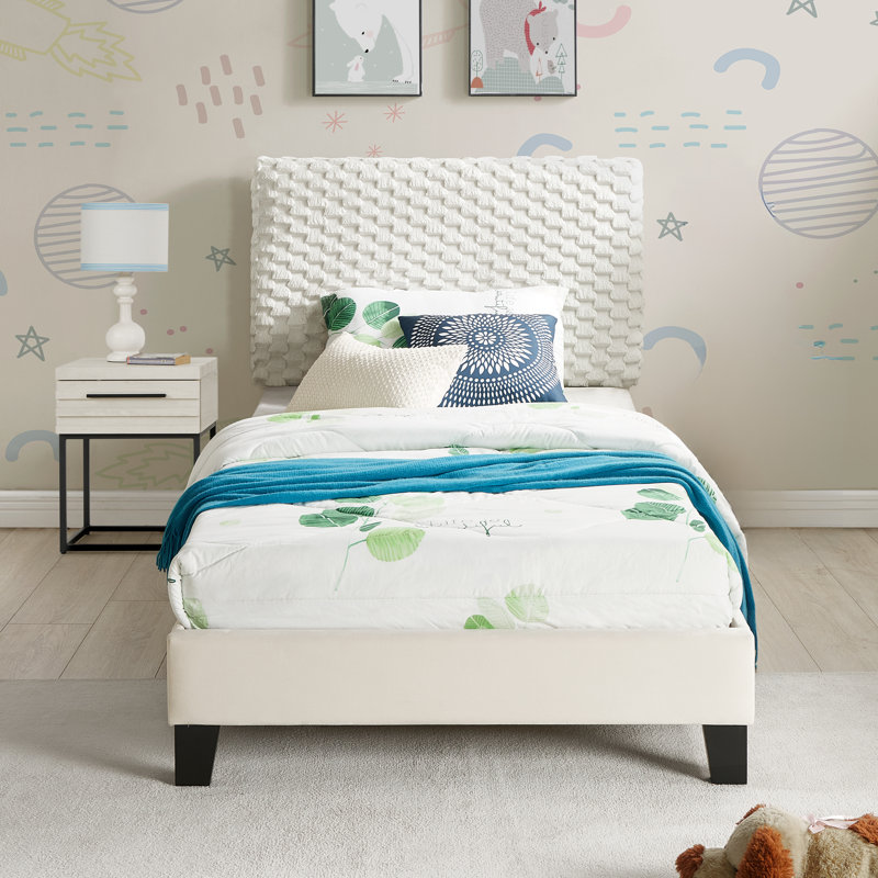 Ensemble de chambre à coucher 2 pièces Findlay, lit rembourré moelleux avec table de chevet 3D, 2 Pieces: Bed, Nightstand